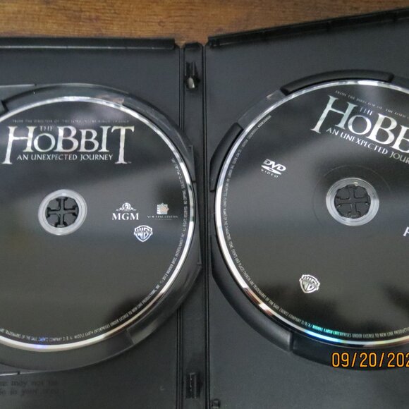 The Hobbit an Unexpected Journey 2 disc DVD with jewel case- jewel case has flaw - Picture 4 of 4